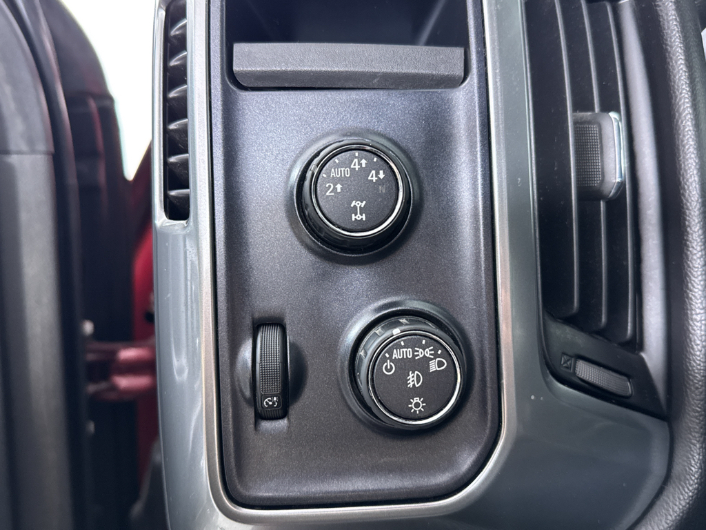 Used 2016 Siren Red Tintcoat Chevrolet LT image 27