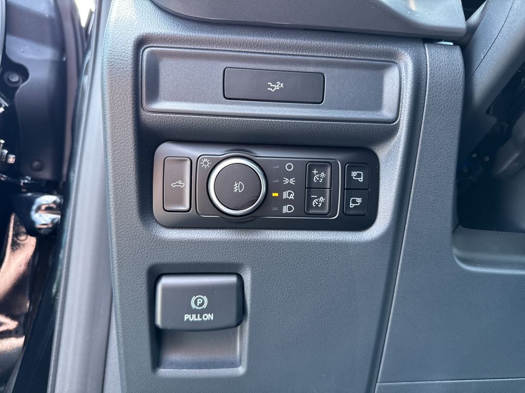 New 2026 Agate Black Metallic Ford XLT image 27
