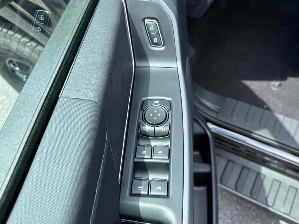 New 2026 Agate Black Metallic Ford XLT image 23