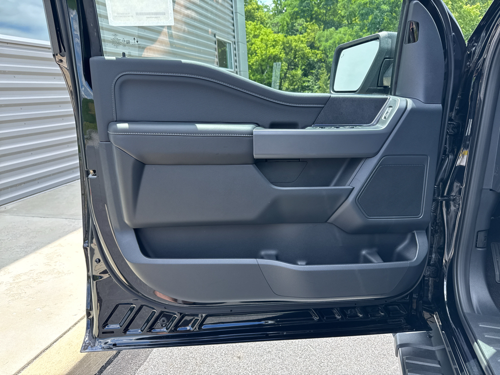 New 2026 Agate Black Metallic Ford XLT image 26