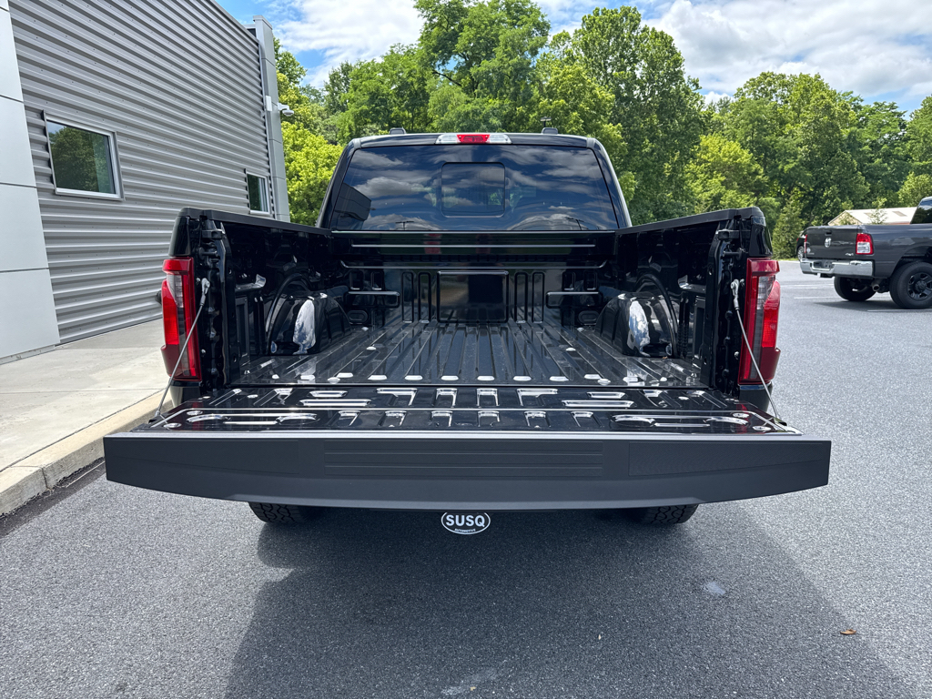 New 2026 Agate Black Metallic Ford XLT image 7
