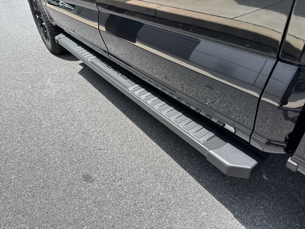 New 2026 Agate Black Metallic Ford XLT image 24