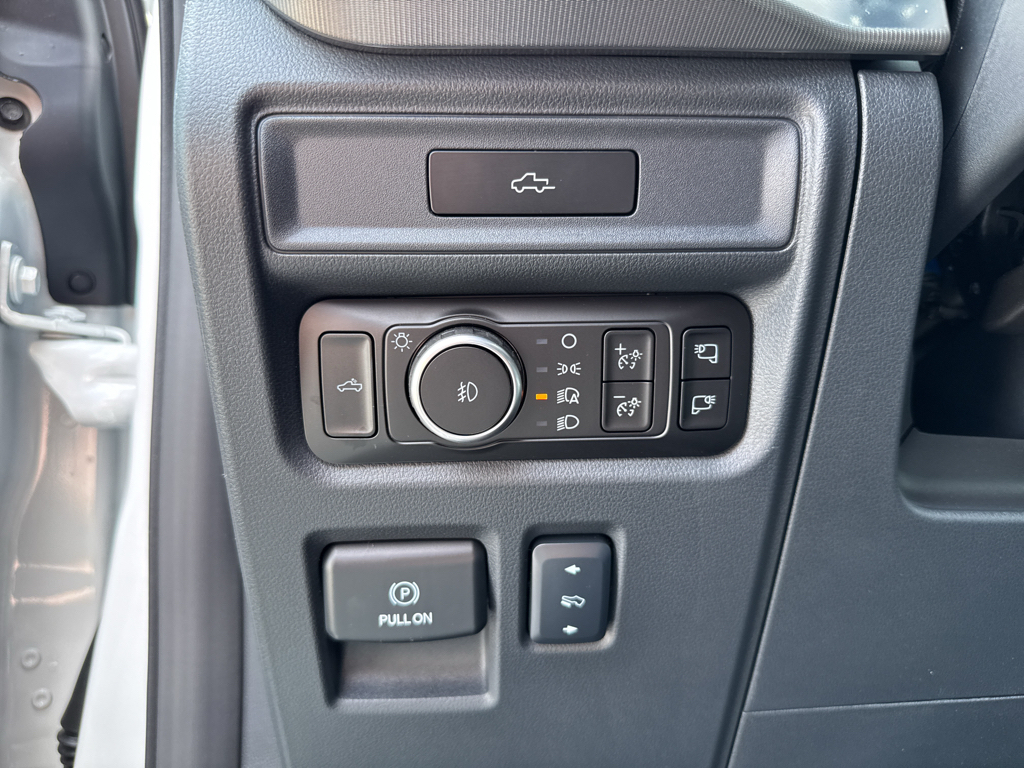 New 2026 Star White Metallic Ford Lariat image 29