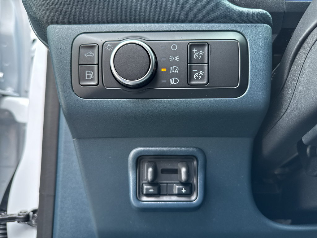 New 2026 Oxford White Ford XLT image 25