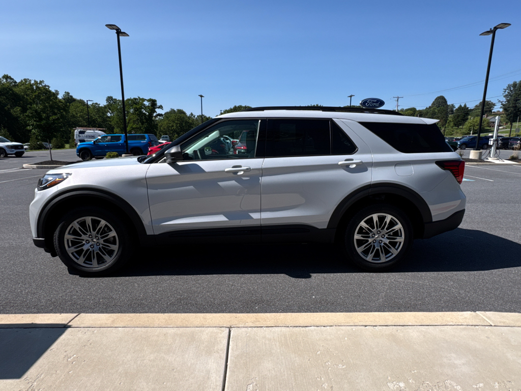 New 2026 Space White Metallic Ford Active image 11