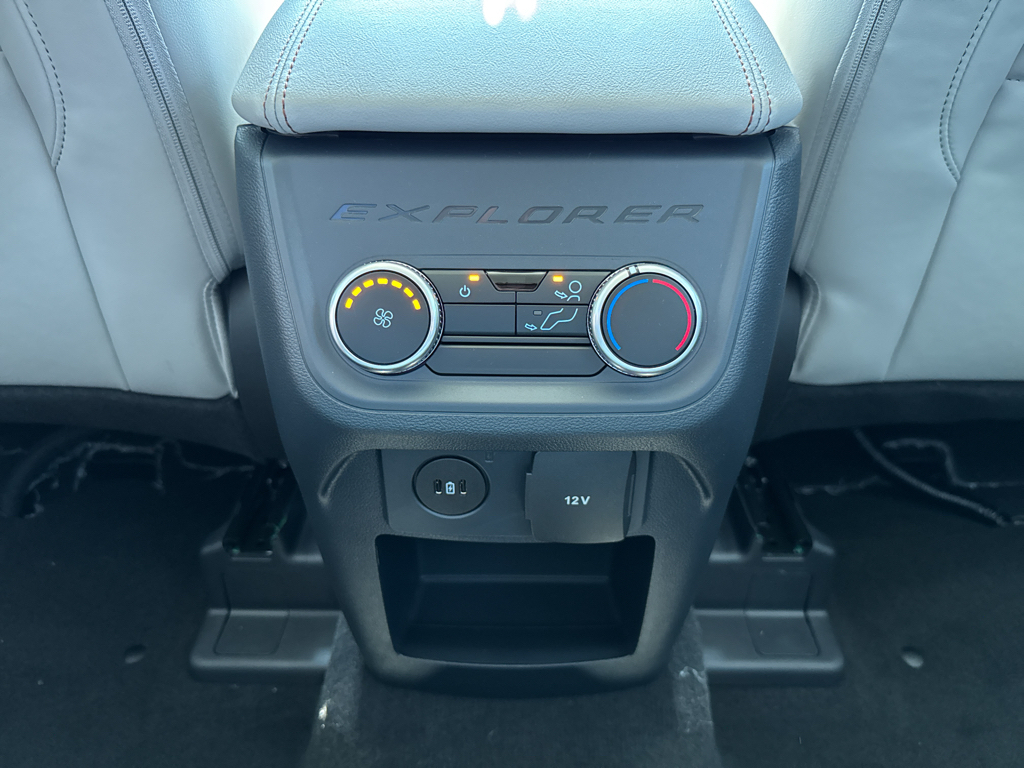 New 2026 Space White Metallic Ford Active image 21