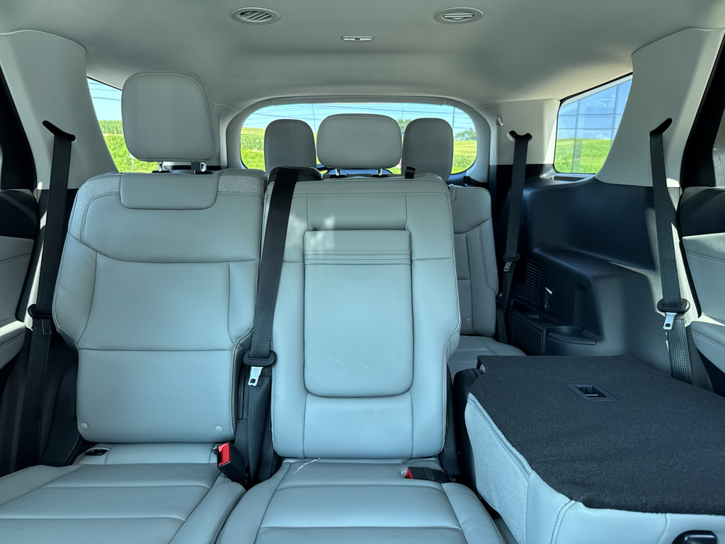 New 2026 Space White Metallic Ford Active image 6