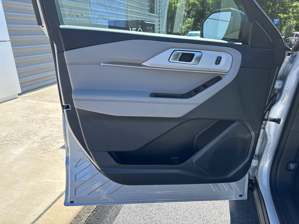 New 2026 Space White Metallic Ford Active image 24