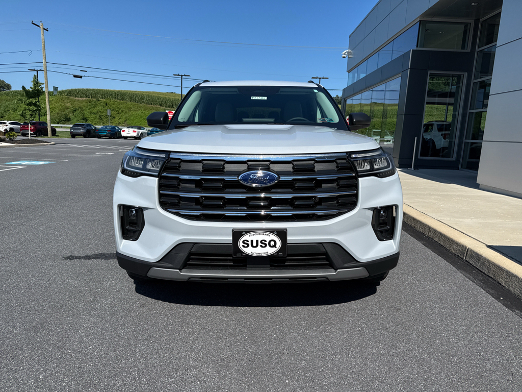 New 2026 Space White Metallic Ford Active image 2