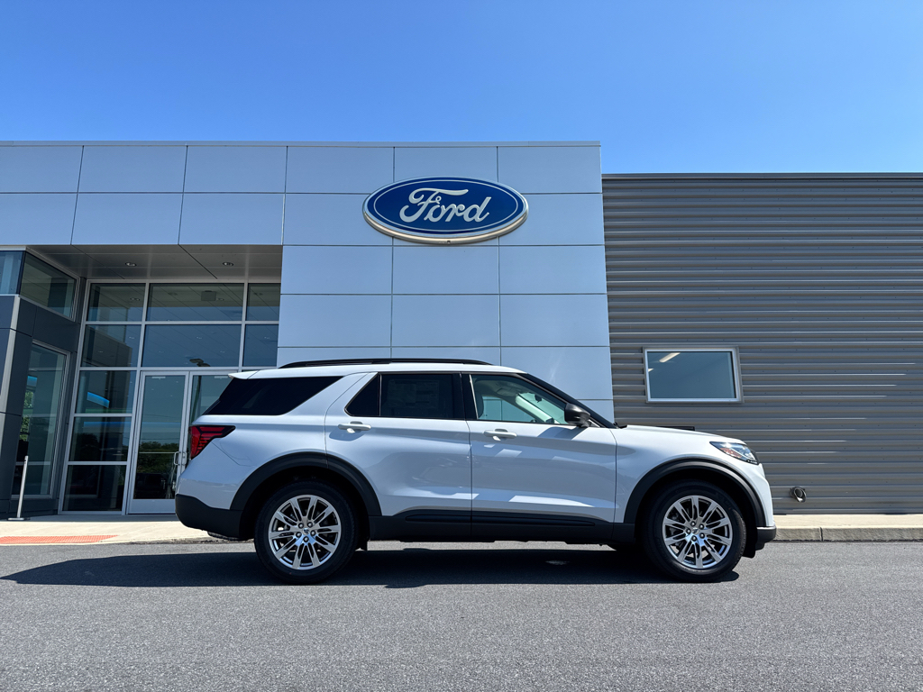 New 2026 Space White Metallic Ford Active image 10