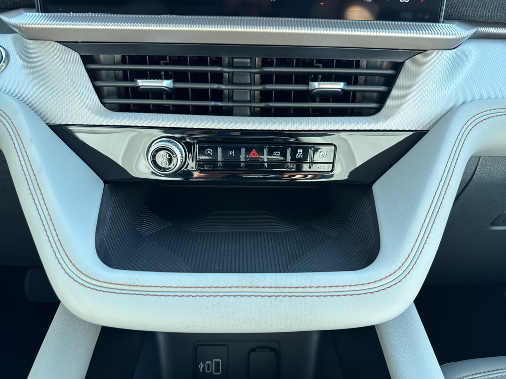 New 2026 Space White Metallic Ford Active image 26