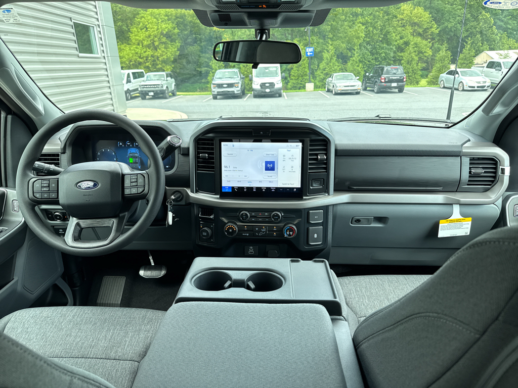 New 2026 Carbonized Gray Metallic Ford XLT image 3