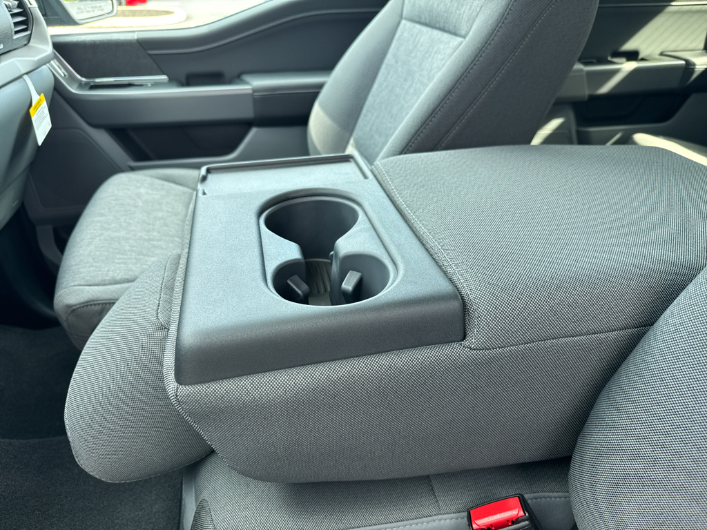 New 2026 Carbonized Gray Metallic Ford XLT image 6