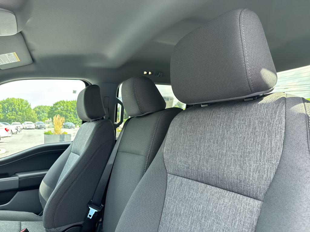 New 2026 Carbonized Gray Metallic Ford XLT image 8