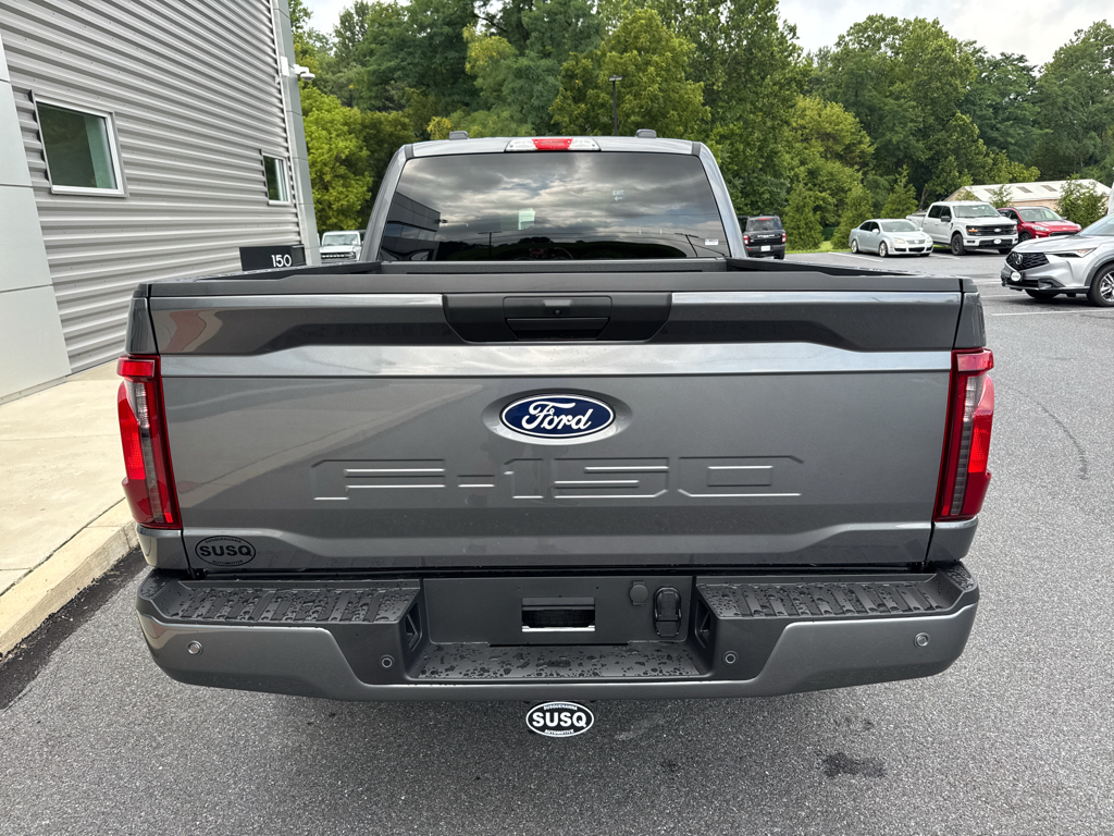 New 2026 Carbonized Gray Metallic Ford XLT image 12