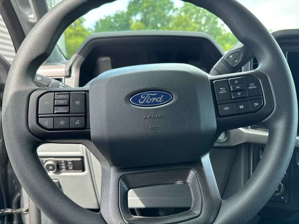 New 2026 Carbonized Gray Metallic Ford XLT image 22