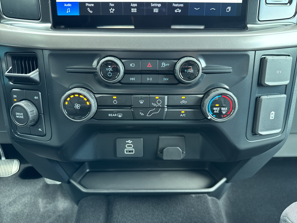 New 2026 Carbonized Gray Metallic Ford XLT image 23