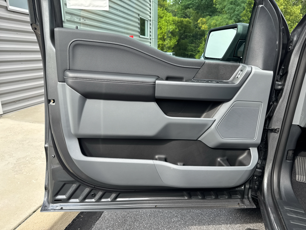 New 2026 Carbonized Gray Metallic Ford XLT image 26