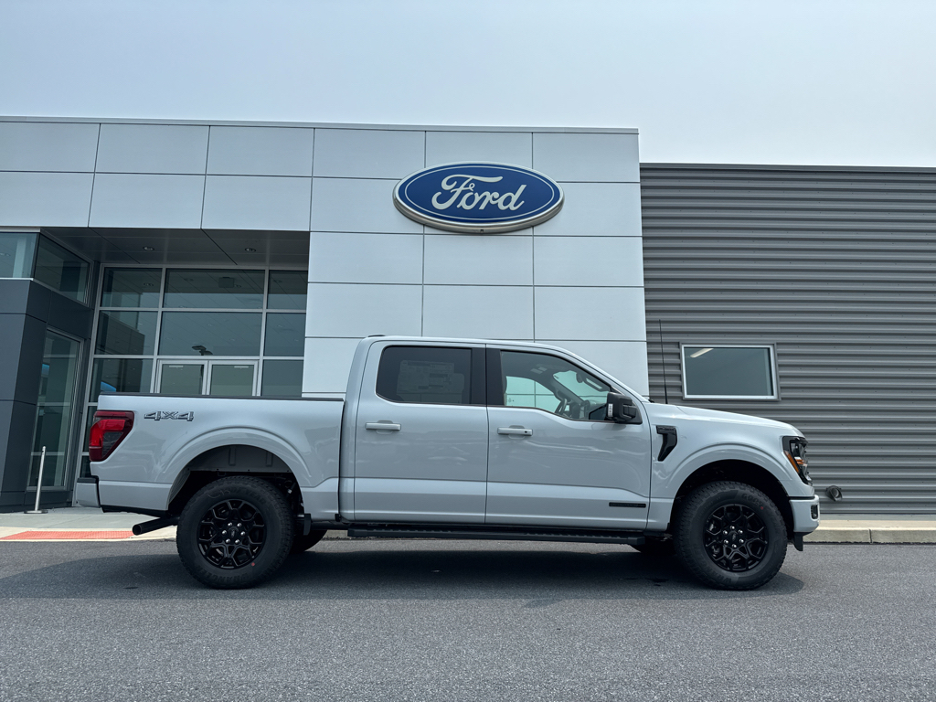New 2026 Avalanche Ford XLT image 2