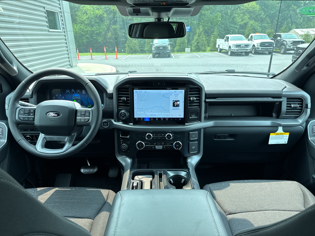 New 2026 Avalanche Ford XLT image 3