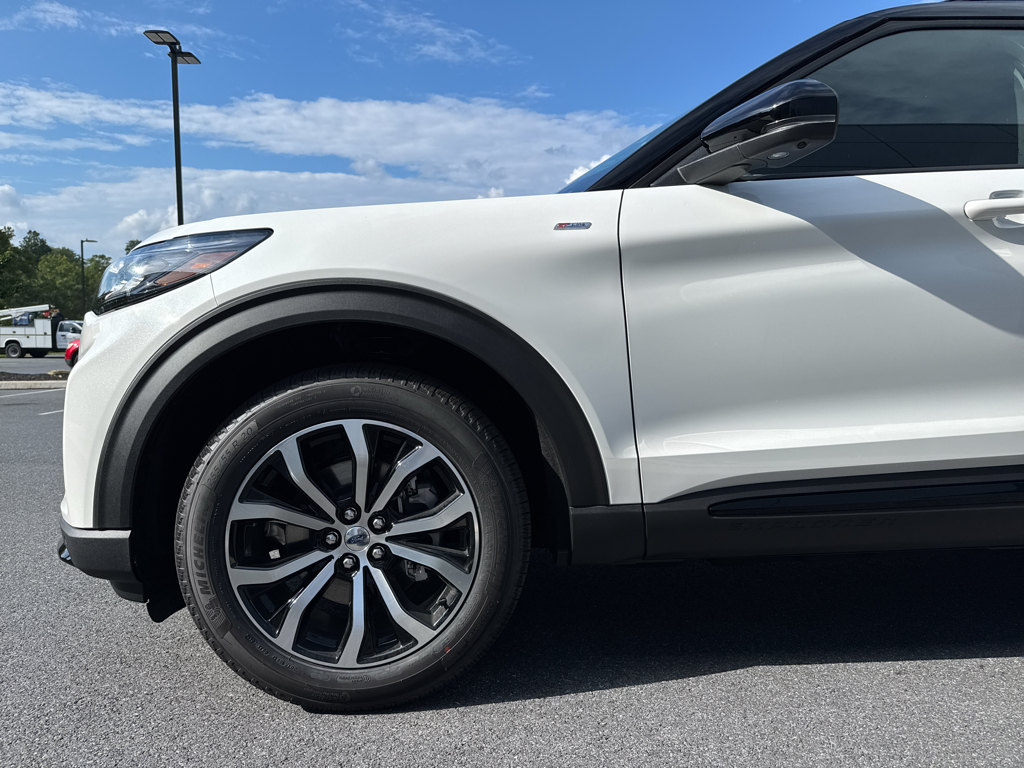 New 2026 Star White Ford ST-Line image 18