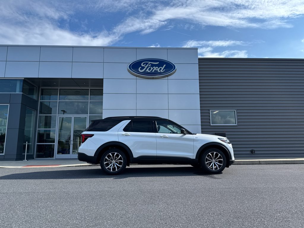 New 2026 Star White Ford ST-Line image 10