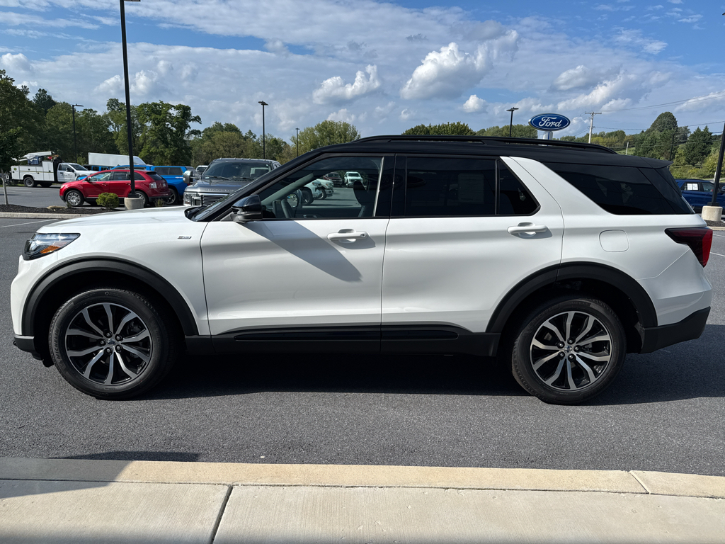 New 2026 Star White Ford ST-Line image 11