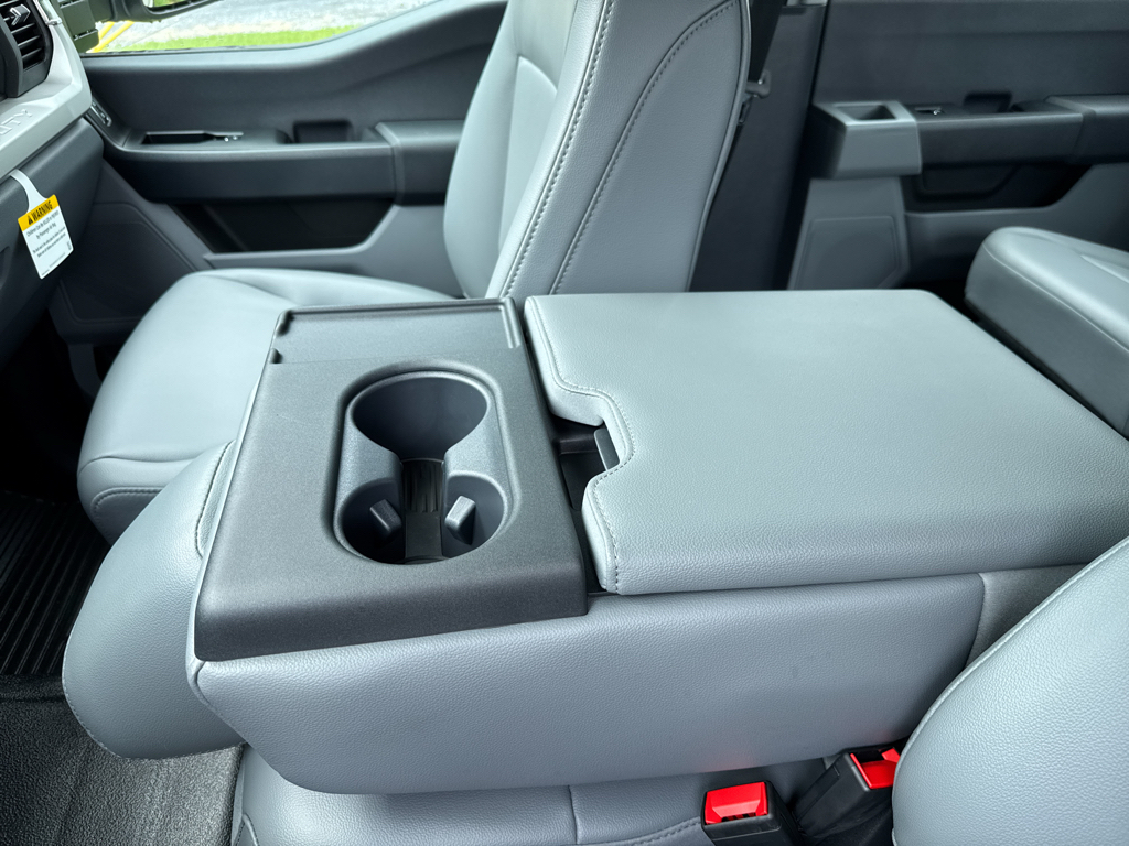 New 2026 Oxford White Ford XL image 6