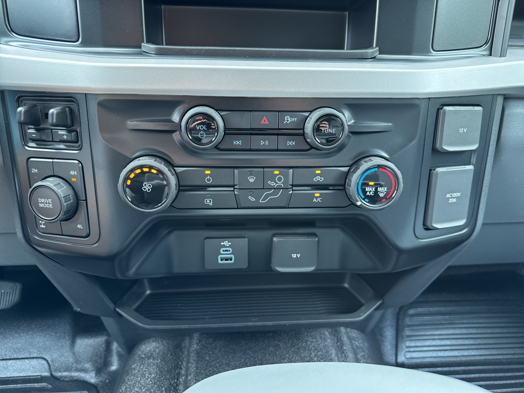 New 2026 Oxford White Ford XL image 24