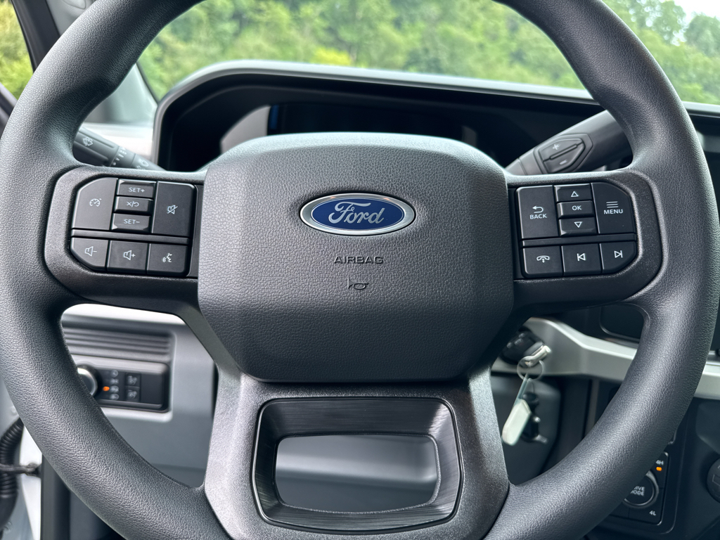 New 2026 Oxford White Ford XL image 21