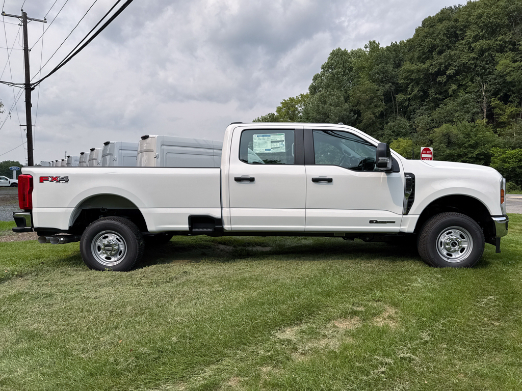 New 2026 Oxford White Ford XL image 2