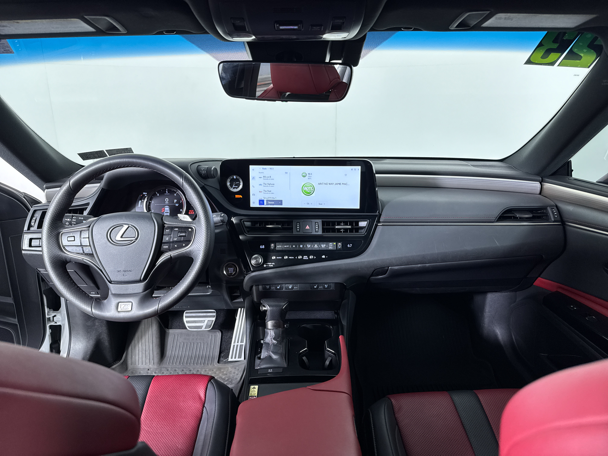 Used 2023 Ultra White Lexus F SPORT Handling image 4