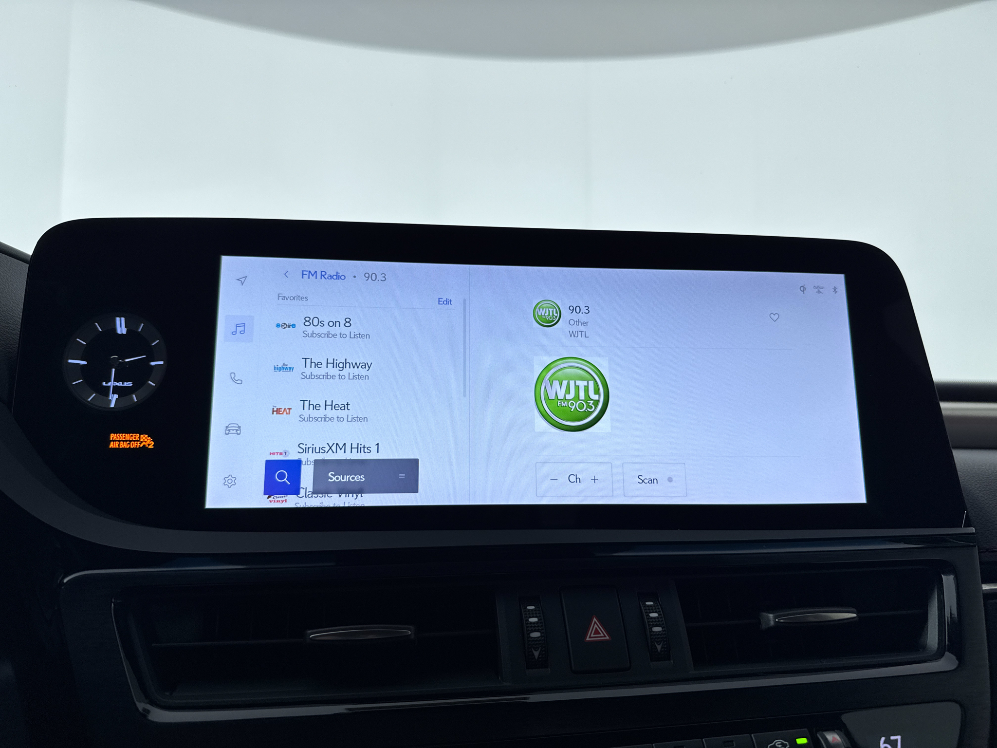 Used 2023 Ultra White Lexus F SPORT Handling image 14