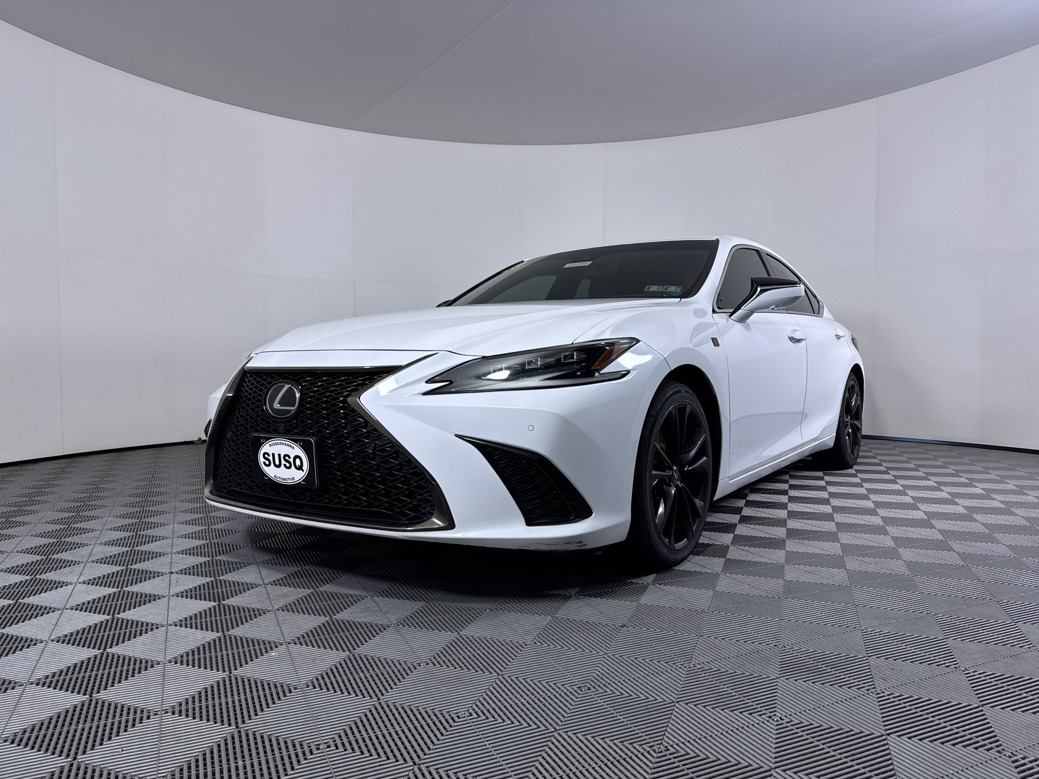 Used 2023 Ultra White Lexus F SPORT Handling image 18