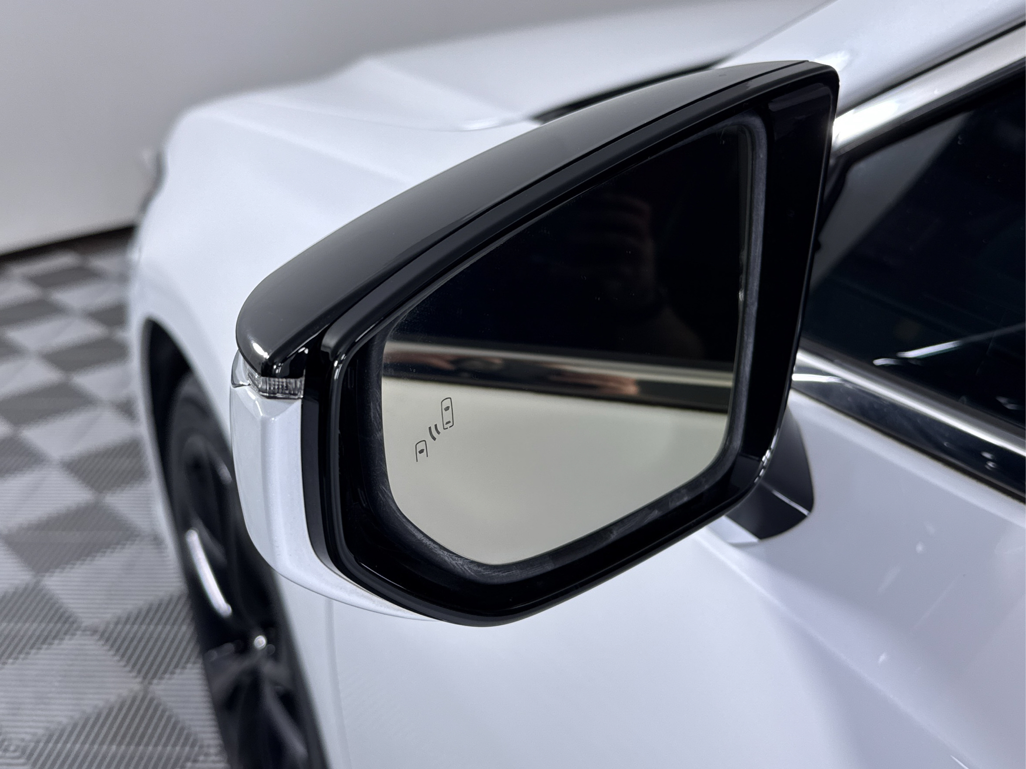 Used 2023 Ultra White Lexus F SPORT Handling image 28