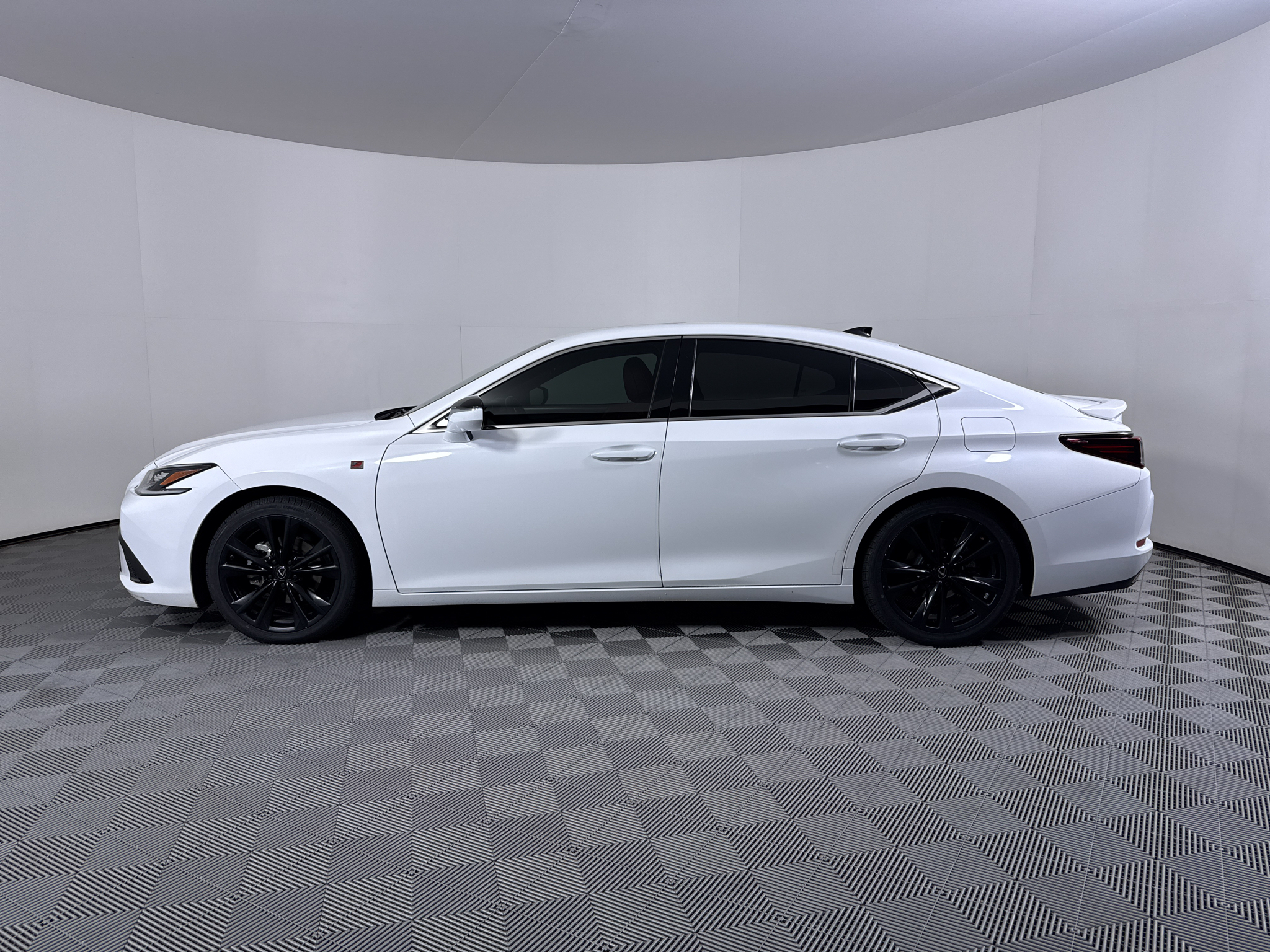Used 2023 Ultra White Lexus F SPORT Handling image 12
