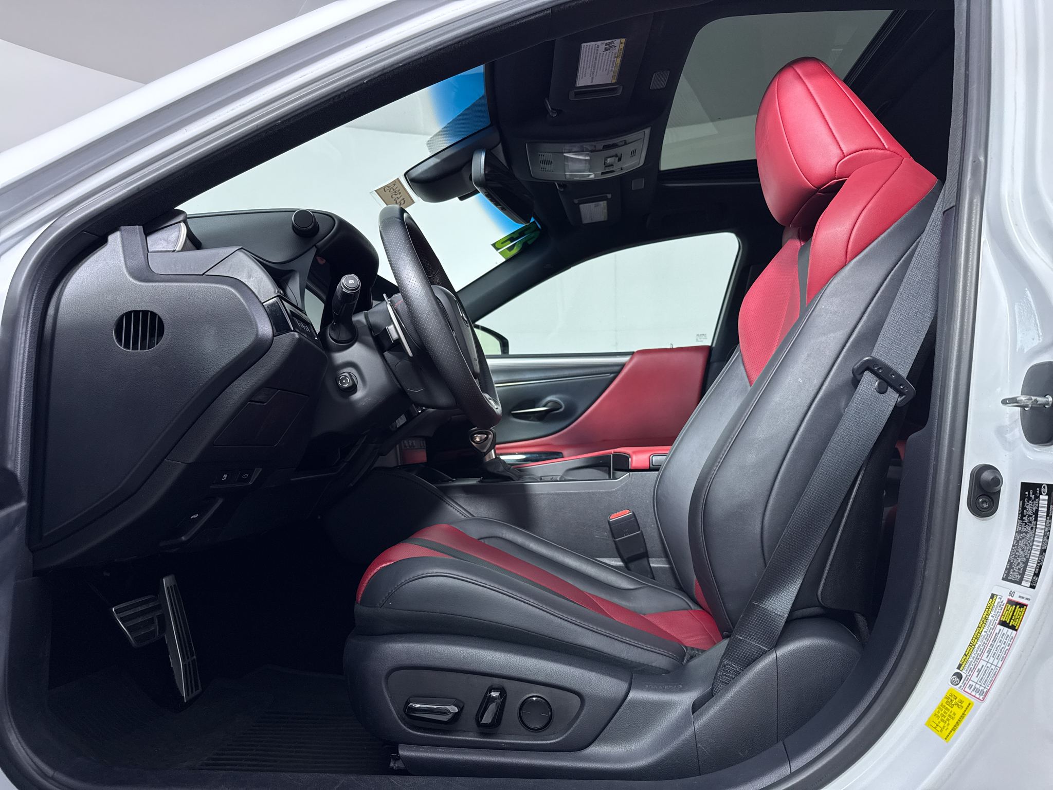 Used 2023 Ultra White Lexus F SPORT Handling image 5