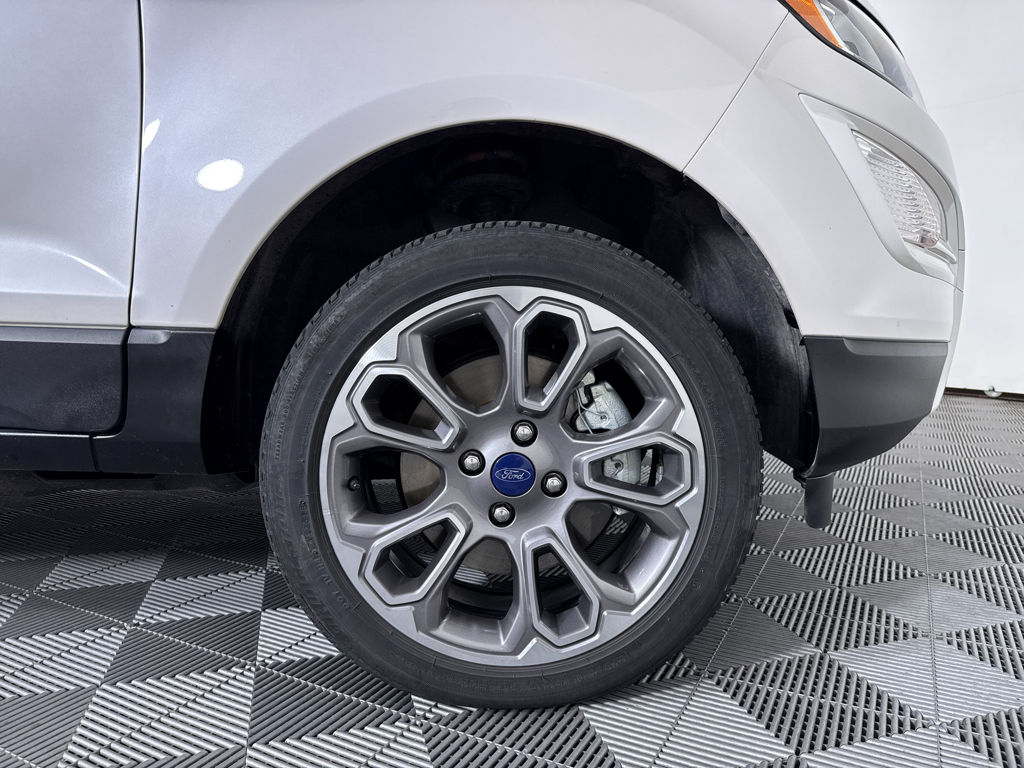 Used 2018 White Platinum Metallic Tri-Coat Ford Titanium image 18