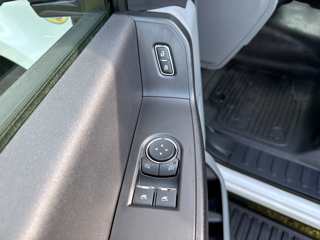 New 2026 Oxford White Ford XL image 21