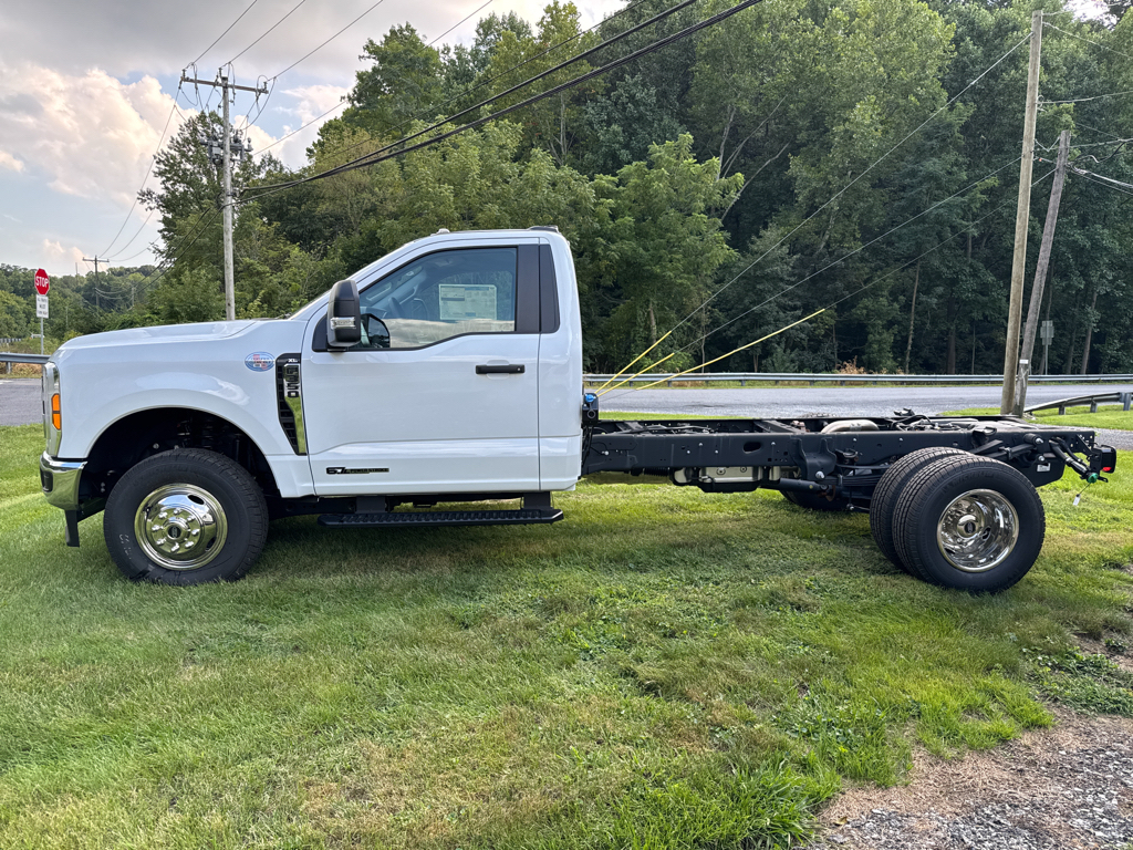 New 2026 Oxford White Ford XL image 12