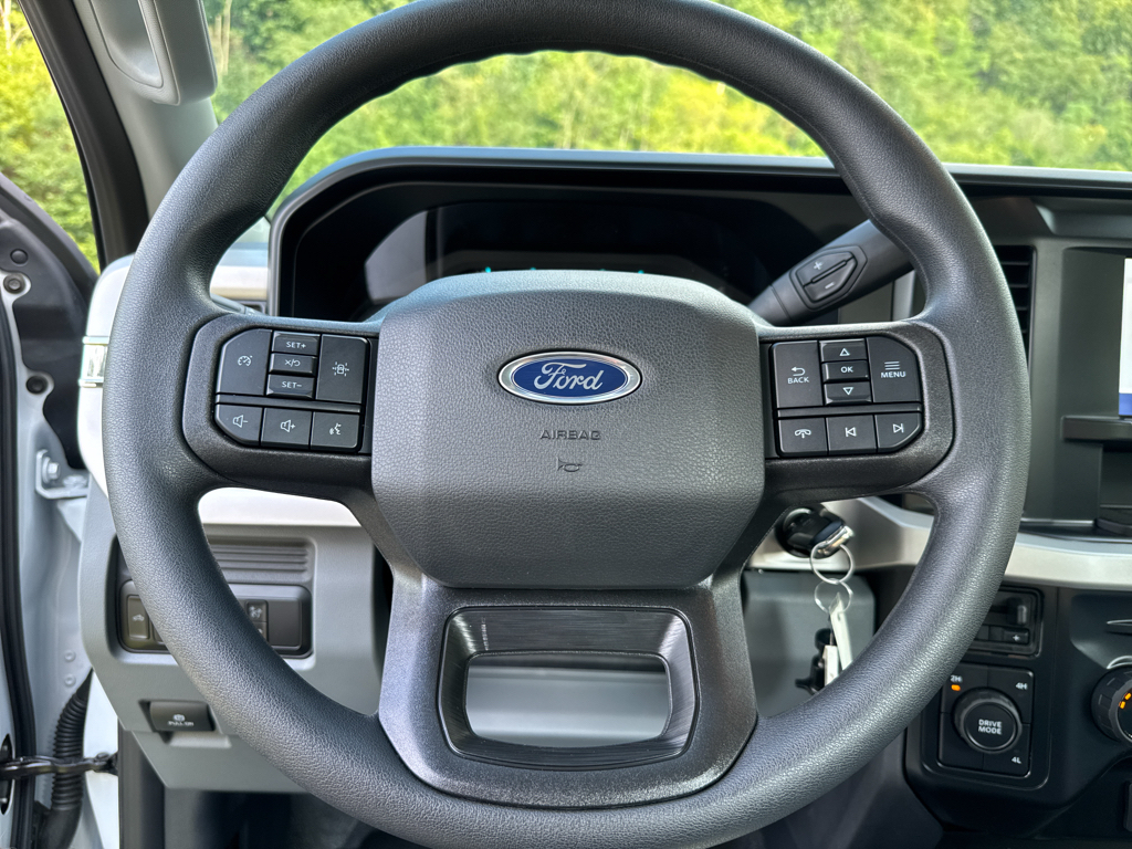 New 2026 Oxford White Ford XL image 19