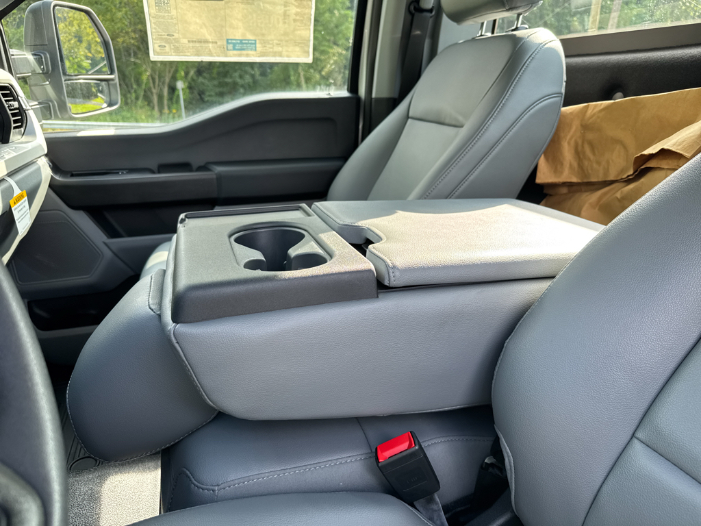 New 2026 Oxford White Ford XL image 5