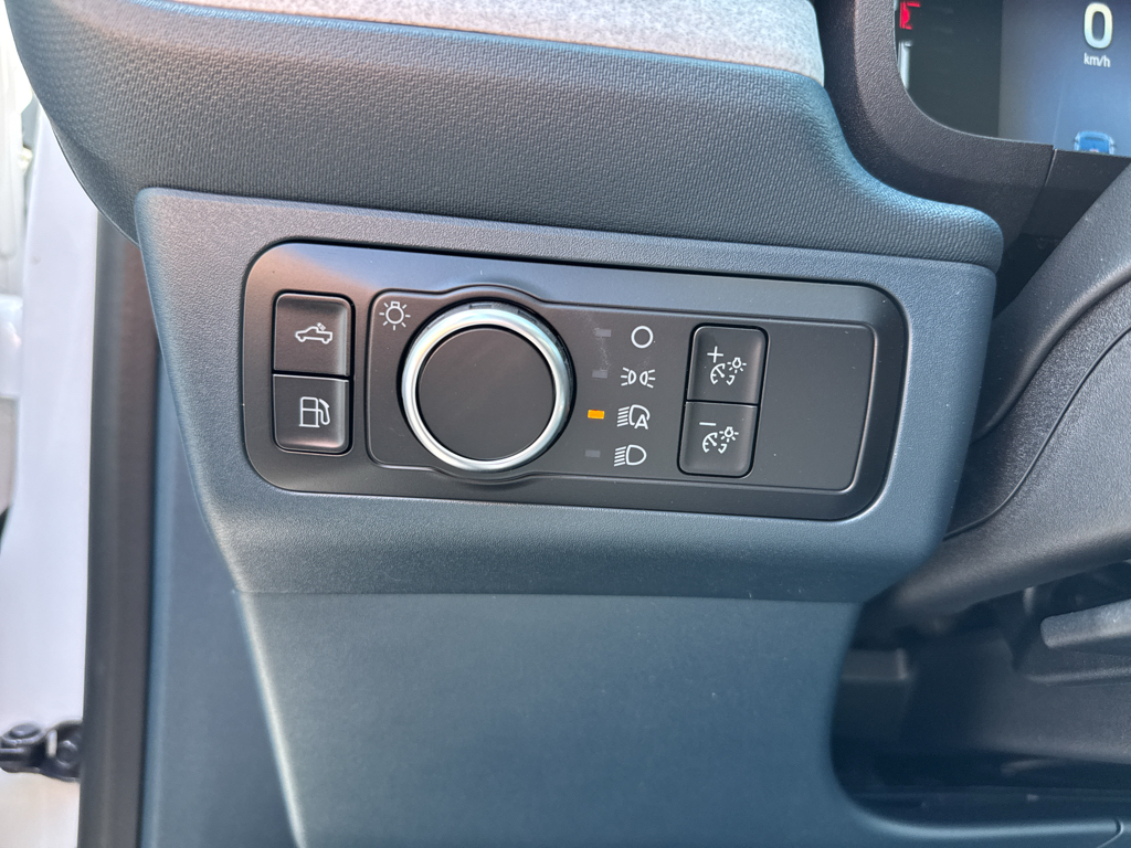 New 2026 Oxford White Ford XLT image 24