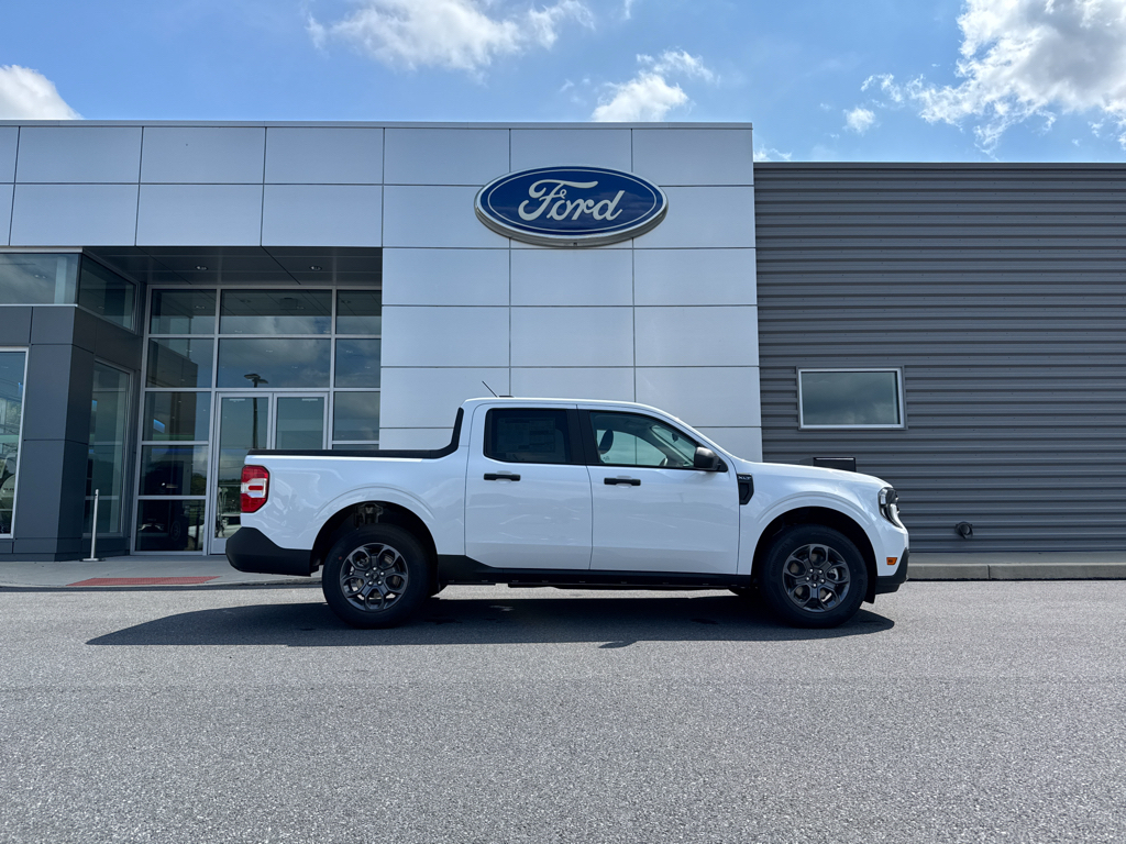 New 2026 Oxford White Ford XLT image 2