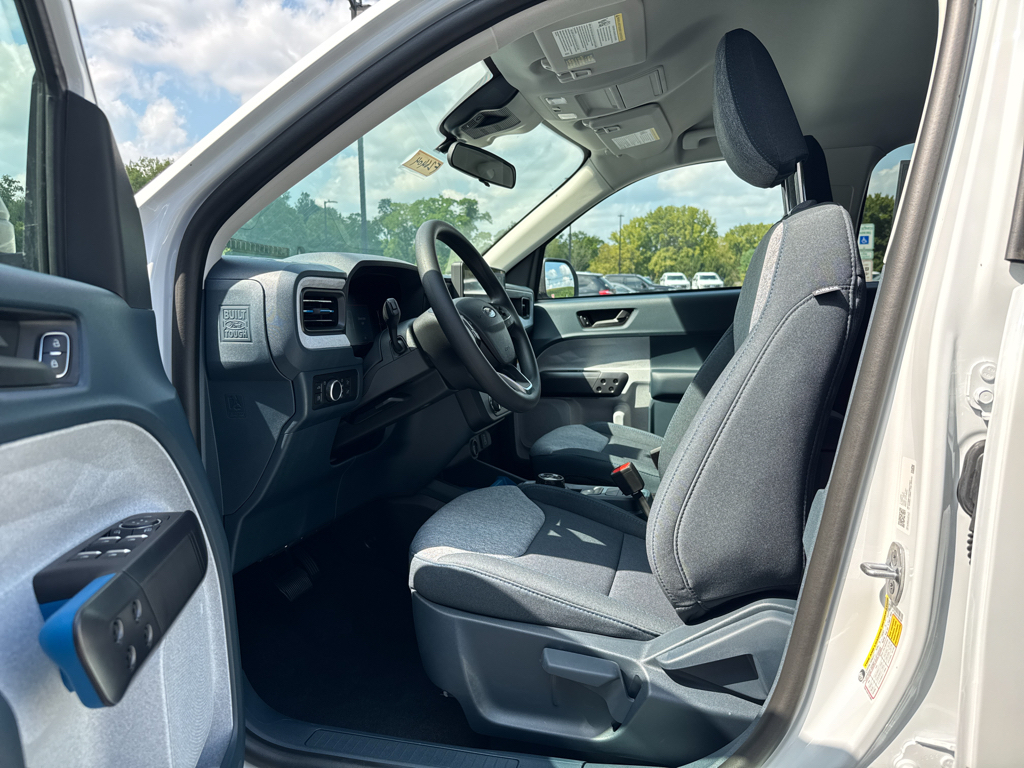 New 2026 Oxford White Ford XLT image 4