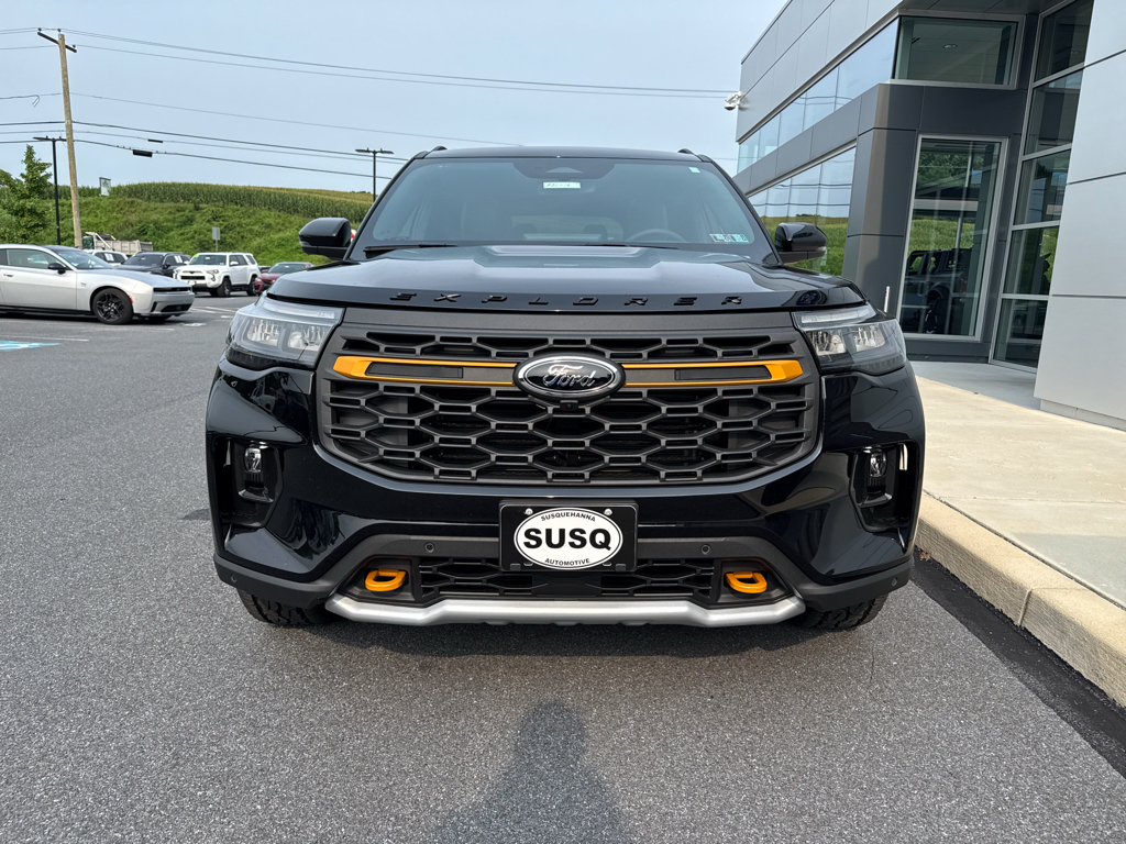 New 2026 Agate Black Metallic Ford Tremor image 2