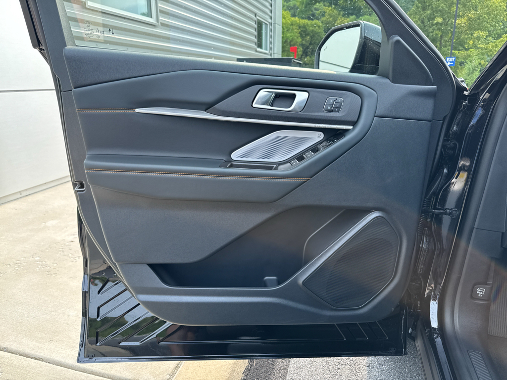 New 2026 Agate Black Metallic Ford Tremor image 26