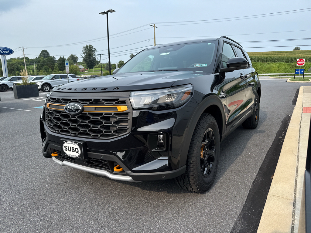 New 2026 Agate Black Metallic Ford Tremor image 16