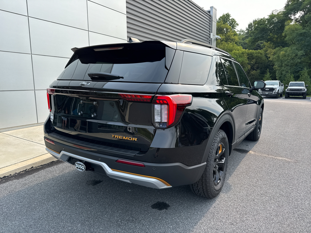 New 2026 Agate Black Metallic Ford Tremor image 18