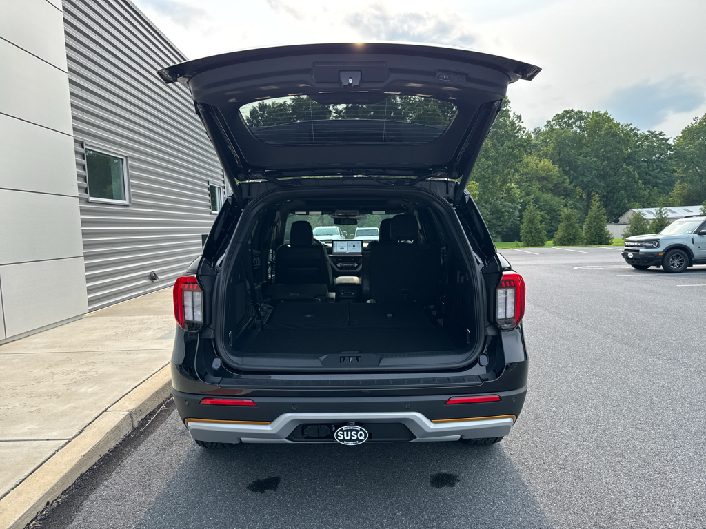New 2026 Agate Black Metallic Ford Tremor image 8